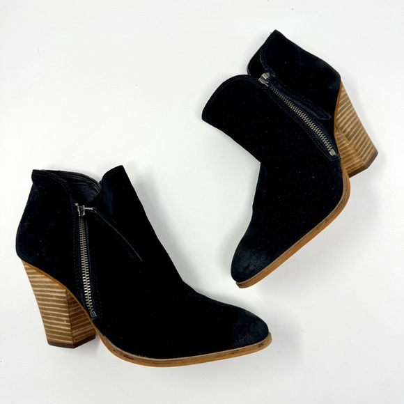 Dolce Vita Black Suede Stacked Block Heel Side Zip Booties - Picture 2 of 7